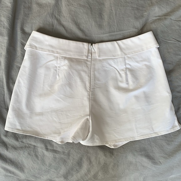 Aritzia Talula White Berklee Skort Shorts Size 2 - Picture 2 of 9